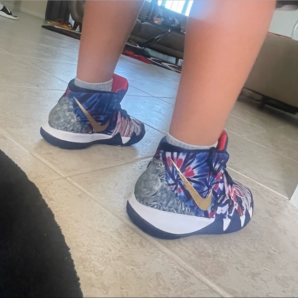 Nike Kyrie Hybrid S2 What The USA’ sneakers shoes size: big boys 4.5 - Picture 5 of 16